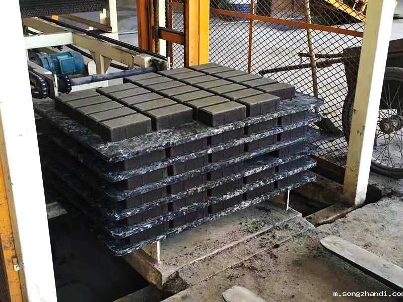 “山寨化潮流”涌向托板业